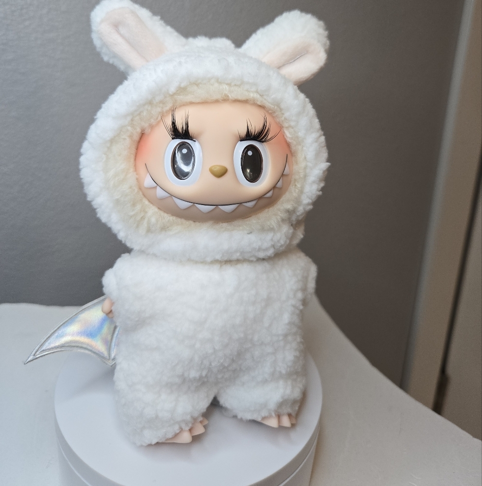 Clothing For Labubu White Zimomo Outfit - Labubu Not Included.